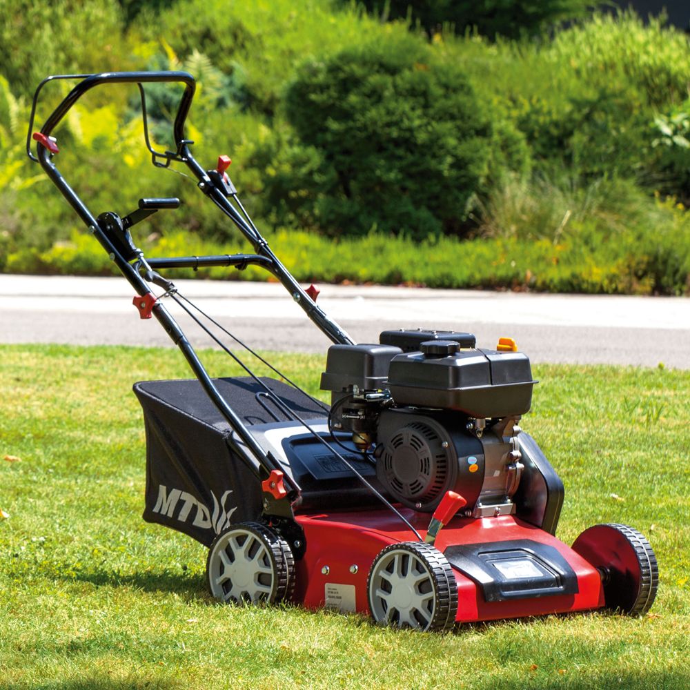 MTD Lawnflite Optima 35VO Petrol Lawn Scarifier